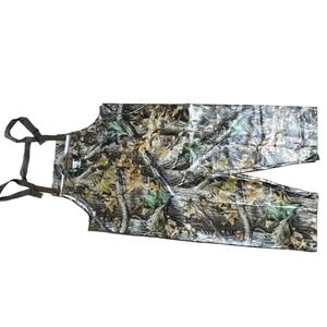 Stearns Dry Wear Rain pants/bibs/overalls. Camo print. Men's XL